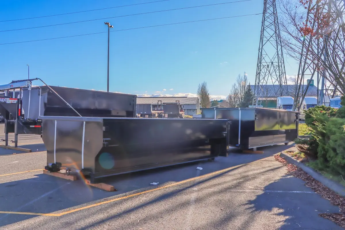 Professional dumpster rental and junk removal service in Murillo